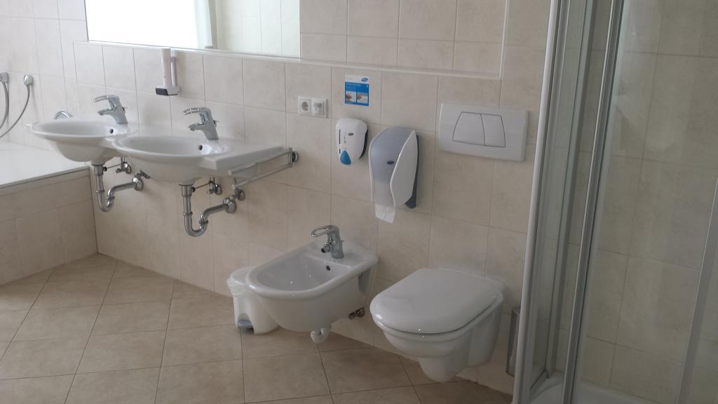 Manzoni Rooms Мерано Номер фото